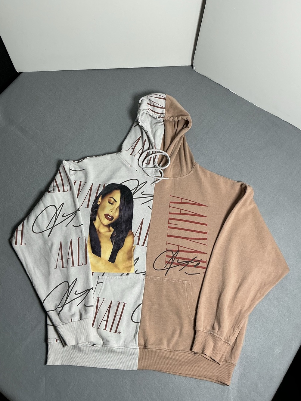 Aaliyah Y2K Graphic Colorblock Hoodie Women’s L Tan White Portrait